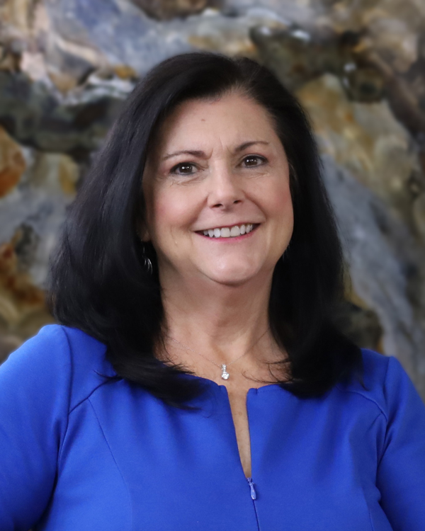 Lynette Lyons's headshot